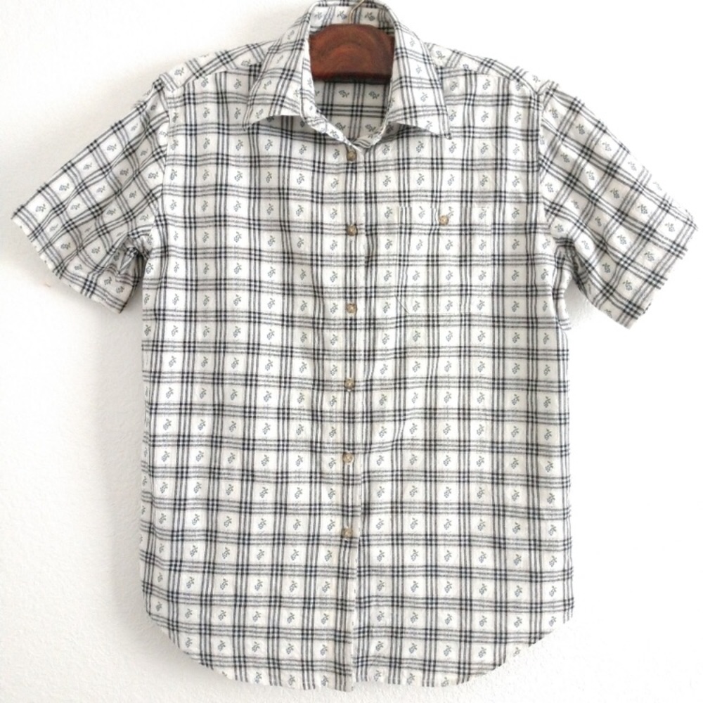 Bobbie Brooks Black & White Plaid Button Down Short Sleeve Top